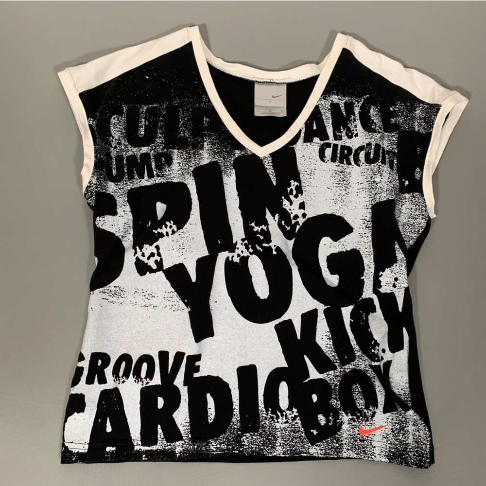 Nike Crop Black White Graphic Cropped Shirt Attached Bra Athletic Top Womens Lg